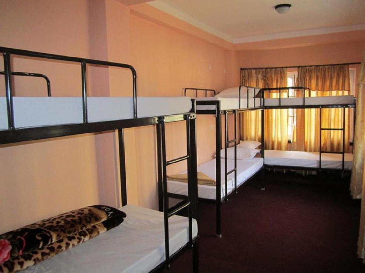 Everest Home Stay Apartment ラリトプル エクステリア 写真